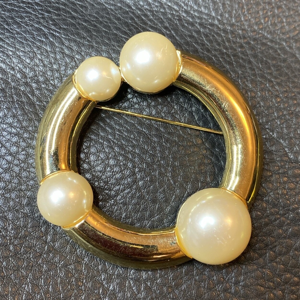VNTG Andre Courreges Paris France Modernist Faux Pearls GoldTone Circle Brooch